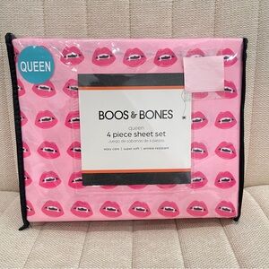 NEW Boos & Bones Queen Sheet Set Pink Vampire Lip Fangs 4 Piece Halloween Spooky